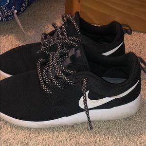 NEW BLACK ROSHIES